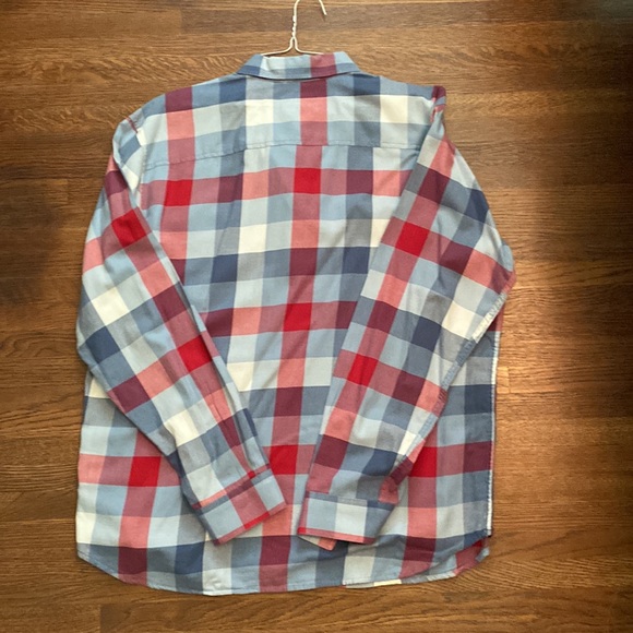 Men’s Columbia button up flannel size large color red, white, and blue - Picture 4 of 4